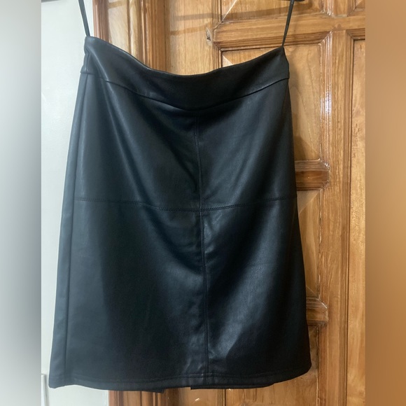 Dorothy Perkins Dresses & Skirts - Dorothy Perkins faux leather skirt
